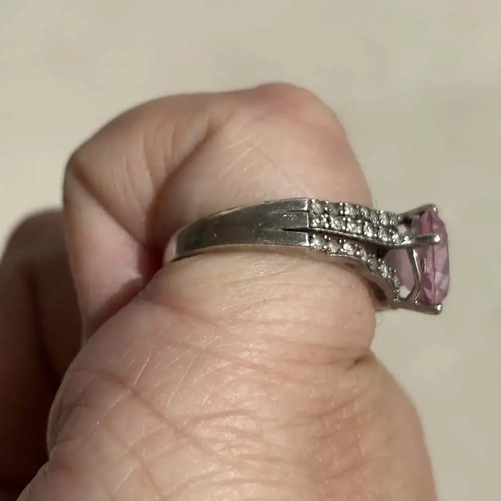 Sterling Silver 925 Pink Stone Ring Split Shank Sz 7.5 - Pre-owned Good